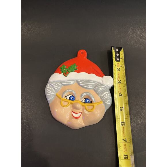 Vintage Ceramic Mrs Clause Face Ornament - Picture 4 of 4